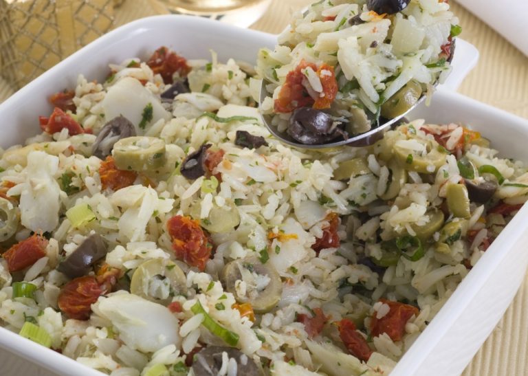 Foto de receita de arroz com bacalhau e tomate seco