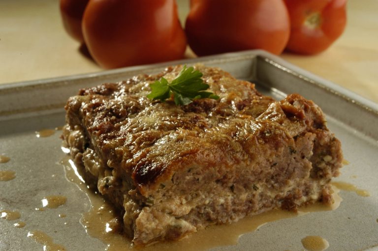 Bolo de carne com quatro queijos