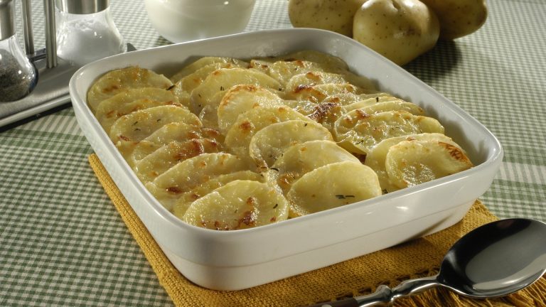 Gratinado de Batata e Mortadela