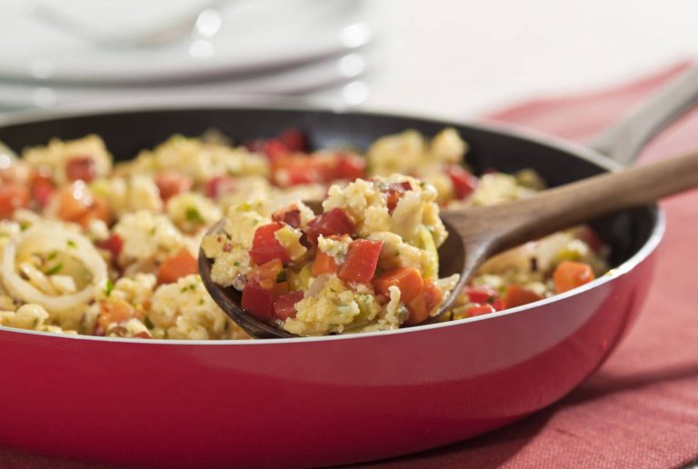 Refogado de legumes com queijo e ovos