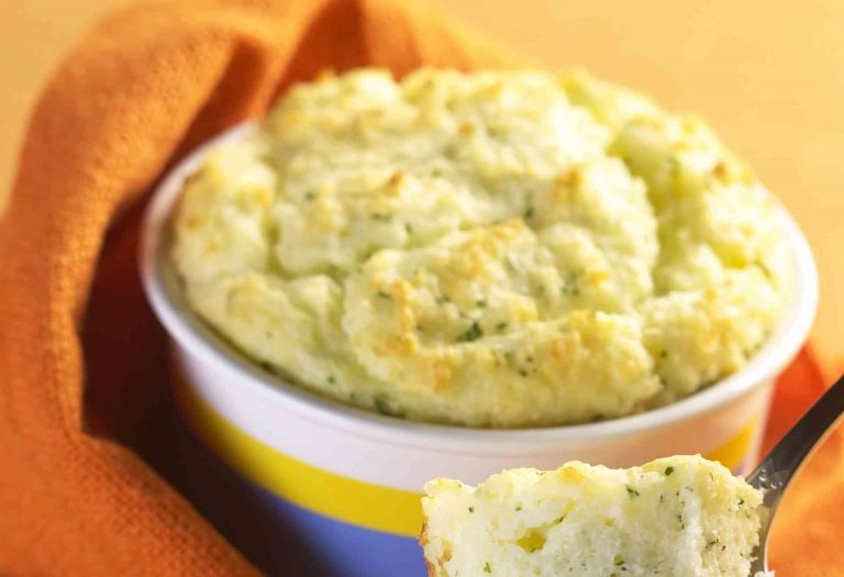 Suflê de arroz com queijo