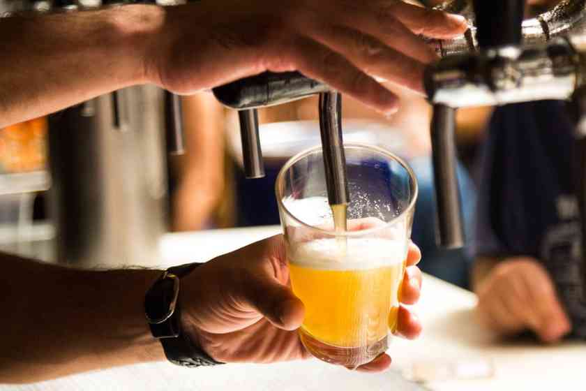 Pixabay/ Cerveja e vinho